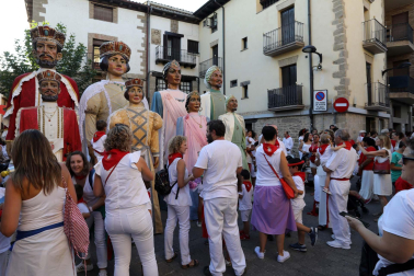 Fotos del festival de danzas de Rocamador de Sangüesa.