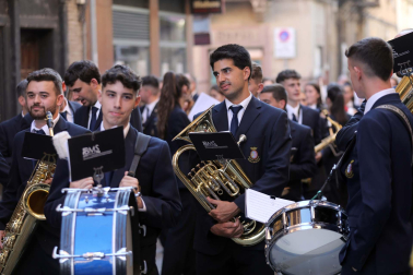 Fotos del festival de danzas de Rocamador de Sangüesa.
