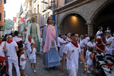 Fotos del festival de danzas de Rocamador de Sangüesa.