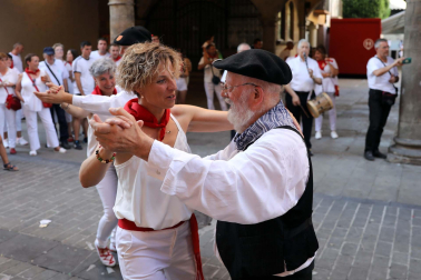 Fotos del festival de danzas de Rocamador de Sangüesa.