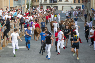Primer encierro y vaquillas en Sangüesa.