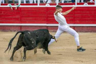 Primer encierro y vaquillas en Sangüesa.