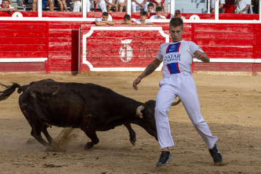 Primer encierro y vaquillas en Sangüesa.