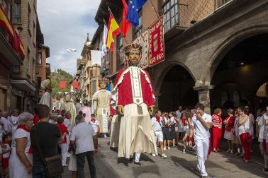 Día grande con la procesión a San Sebastián, patrón de Sangüesa, durante sus fiestas