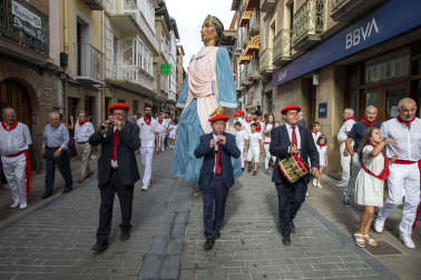 Día grande con la procesión a San Sebastián, patrón de Sangüesa, durante sus fiestas