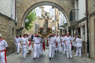 Día grande con la procesión a San Sebastián, patrón de Sangüesa, durante sus fiestas