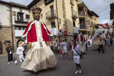 Día grande con la procesión a San Sebastián, patrón de Sangüesa, durante sus fiestas