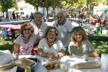 Costillada popular en la Plaza el Ferial durante las fiestas de Huarte