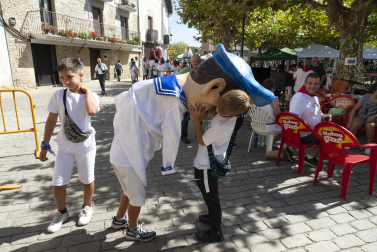 Costillada popular en la Plaza el Ferial durante las fiestas de Huarte