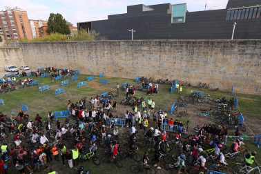 Foto de la bicicletada por las calles de Pamplona.