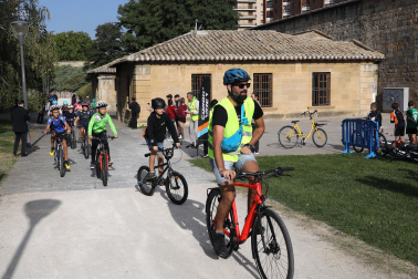 Foto de la bicicletada por las calles de Pamplona.