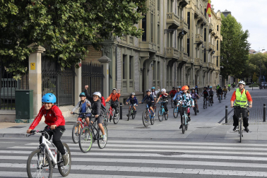 Foto de la bicicletada por las calles de Pamplona.