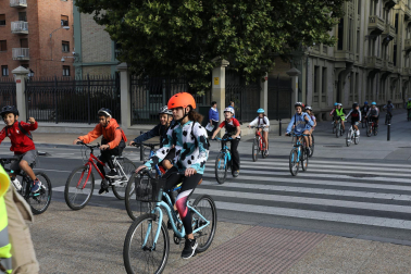 Foto de la bicicletada por las calles de Pamplona.