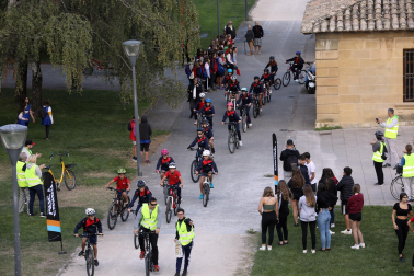 Foto de la bicicletada por las calles de Pamplona.