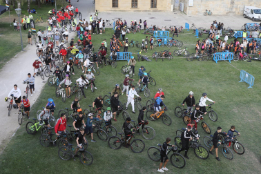Foto de la bicicletada por las calles de Pamplona.