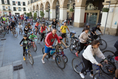 Participantes en el Reto +100 en bicicleta por udela