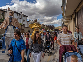 Carreras de layas y mercado de artesanía de Puente la Reina