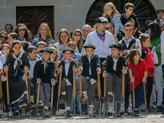 Carreras de layas y mercado de artesanía de Puente la Reina