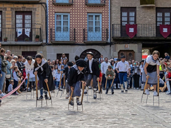 Carreras de layas y mercado de artesanía de Puente la Reina
