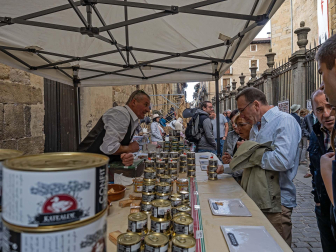 Carreras de layas y mercado de artesanía de Puente la Reina