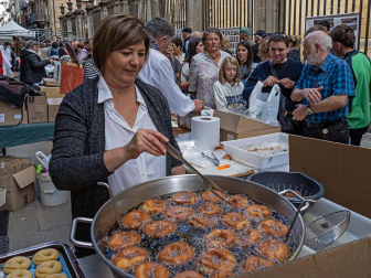 Carreras de layas y mercado de artesanía de Puente la Reina