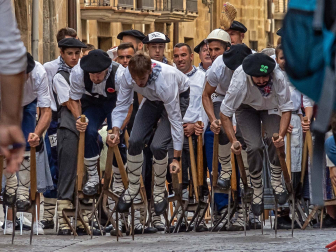 Carreras de layas y mercado de artesanía de Puente la Reina