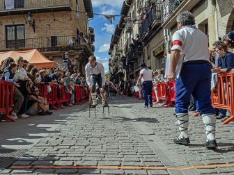 Carreras de layas y mercado de artesanía de Puente la Reina