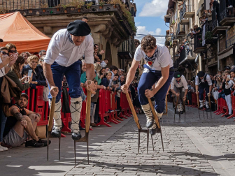 Carreras de layas y mercado de artesanía de Puente la Reina