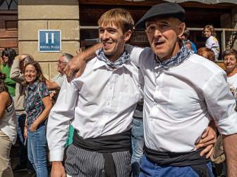Carreras de layas y mercado de artesanía de Puente la Reina