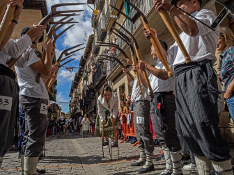 Carreras de layas y mercado de artesanía de Puente la Reina