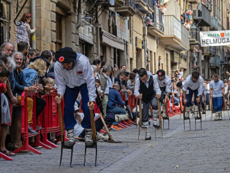 Carreras de layas y mercado de artesanía de Puente la Reina
