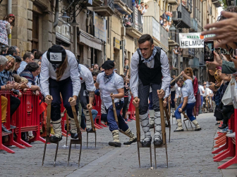 Carreras de layas y mercado de artesanía de Puente la Reina
