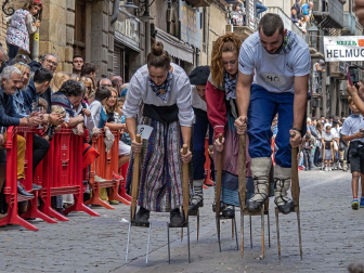 Carreras de layas y mercado de artesanía de Puente la Reina