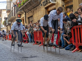 Carreras de layas y mercado de artesanía de Puente la Reina