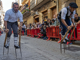 Carreras de layas y mercado de artesanía de Puente la Reina