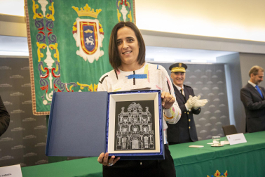 Fotos del acto de la Policía Municipal de Pamplona en honor a su patrón San Miguel. /