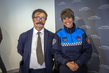 Fotos del acto de la Policía Municipal de Pamplona en honor a su patrón San Miguel. /