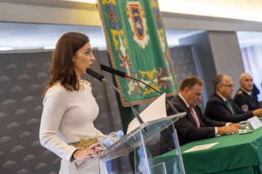 Fotos del acto de la Policía Municipal de Pamplona en honor a su patrón San Miguel. /