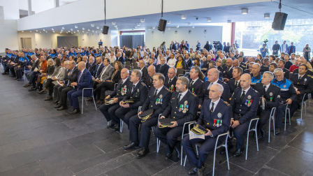 Fotos del acto de la Policía Municipal de Pamplona en honor a su patrón San Miguel. /