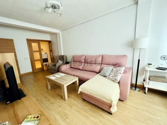 Salón reformado en el piso en venta en San Jorge