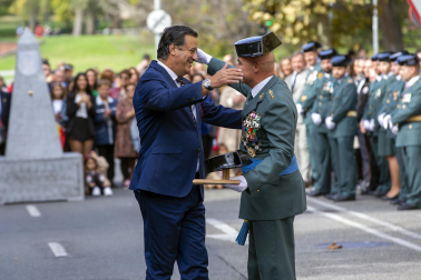 Fotos del desfile de la Guardia Civil en el día de su patrona en Pamplona.