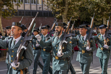 Fotos del desfile de la Guardia Civil en el día de su patrona en Pamplona.
