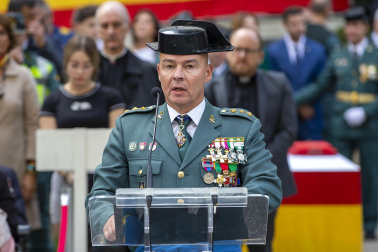 Fotos del desfile de la Guardia Civil en el día de su patrona en Pamplona.