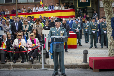Fotos del desfile de la Guardia Civil en el día de su patrona en Pamplona.