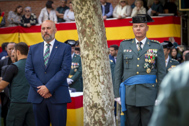 Fotos del desfile de la Guardia Civil en el día de su patrona en Pamplona.