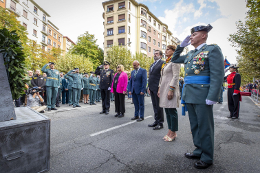 Fotos del desfile de la Guardia Civil en el día de su patrona en Pamplona.