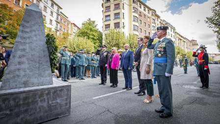 Fotos del desfile de la Guardia Civil en el día de su patrona en Pamplona.