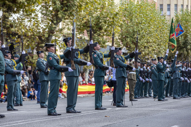 Fotos del desfile de la Guardia Civil en el día de su patrona en Pamplona.