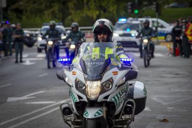 Fotos del desfile de la Guardia Civil en el día de su patrona en Pamplona.