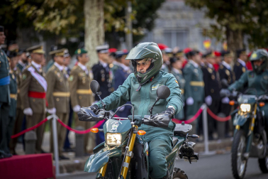 Fotos del desfile de la Guardia Civil en el día de su patrona en Pamplona.